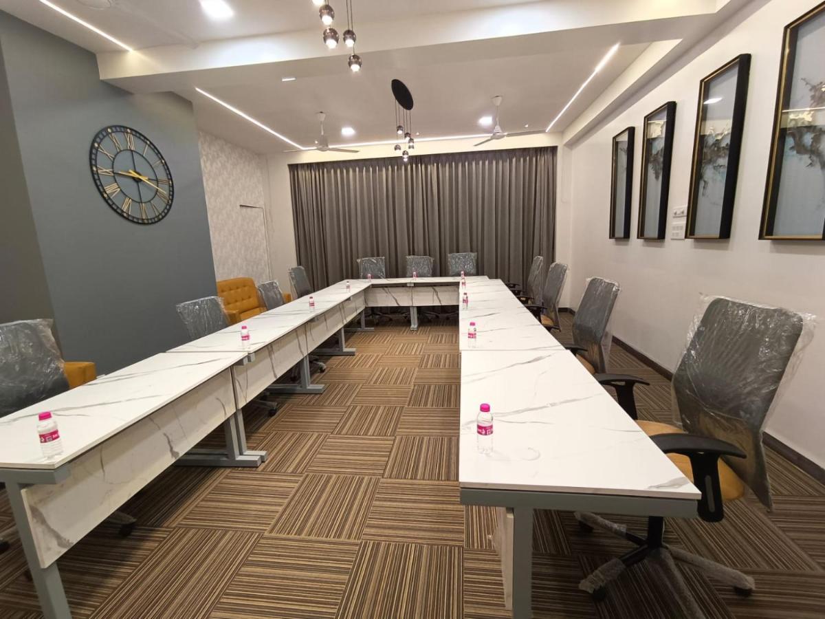 Hotel Sai Miracle Shirdi Extérieur photo