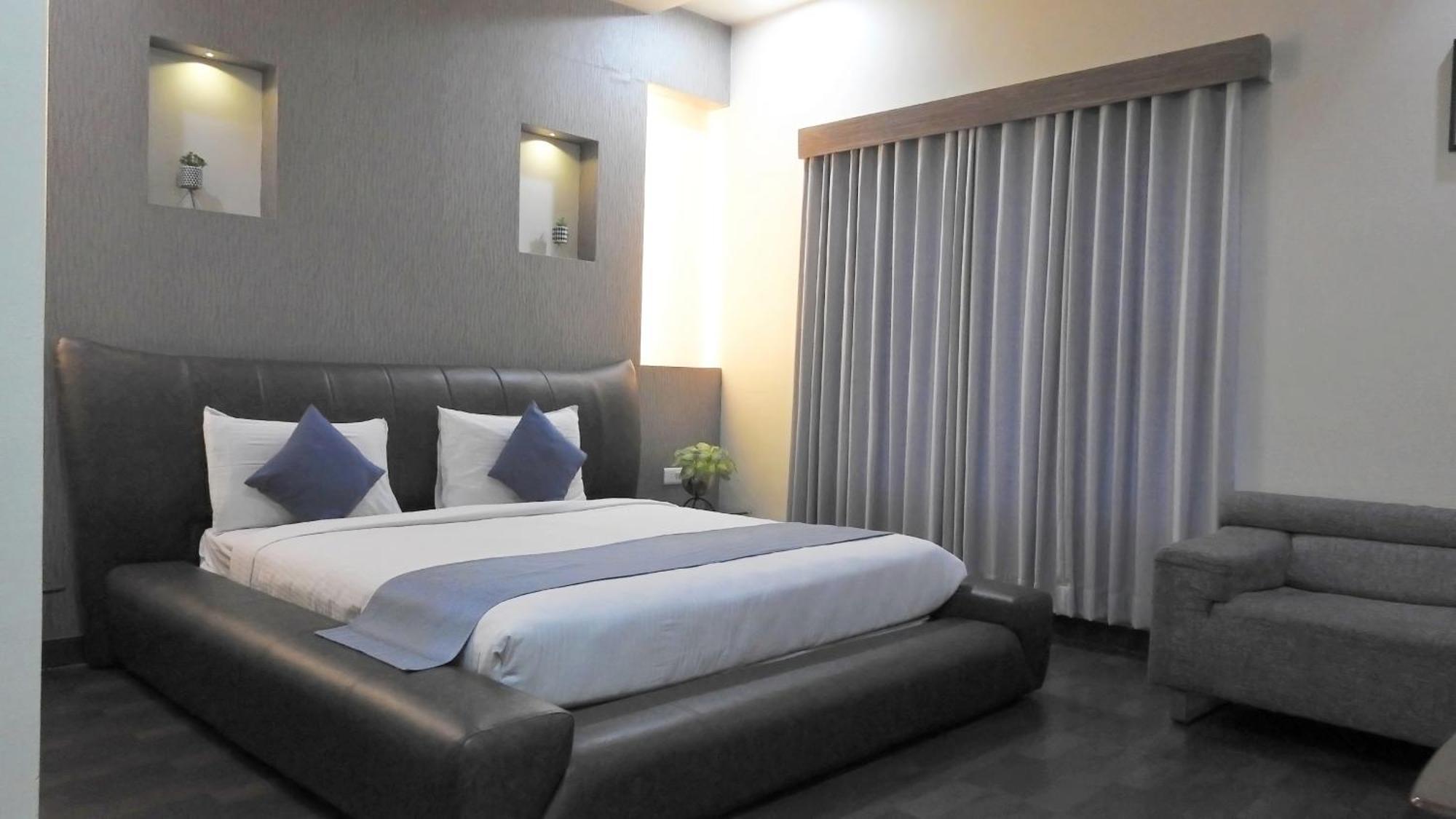 Hotel Sai Miracle Shirdi Extérieur photo