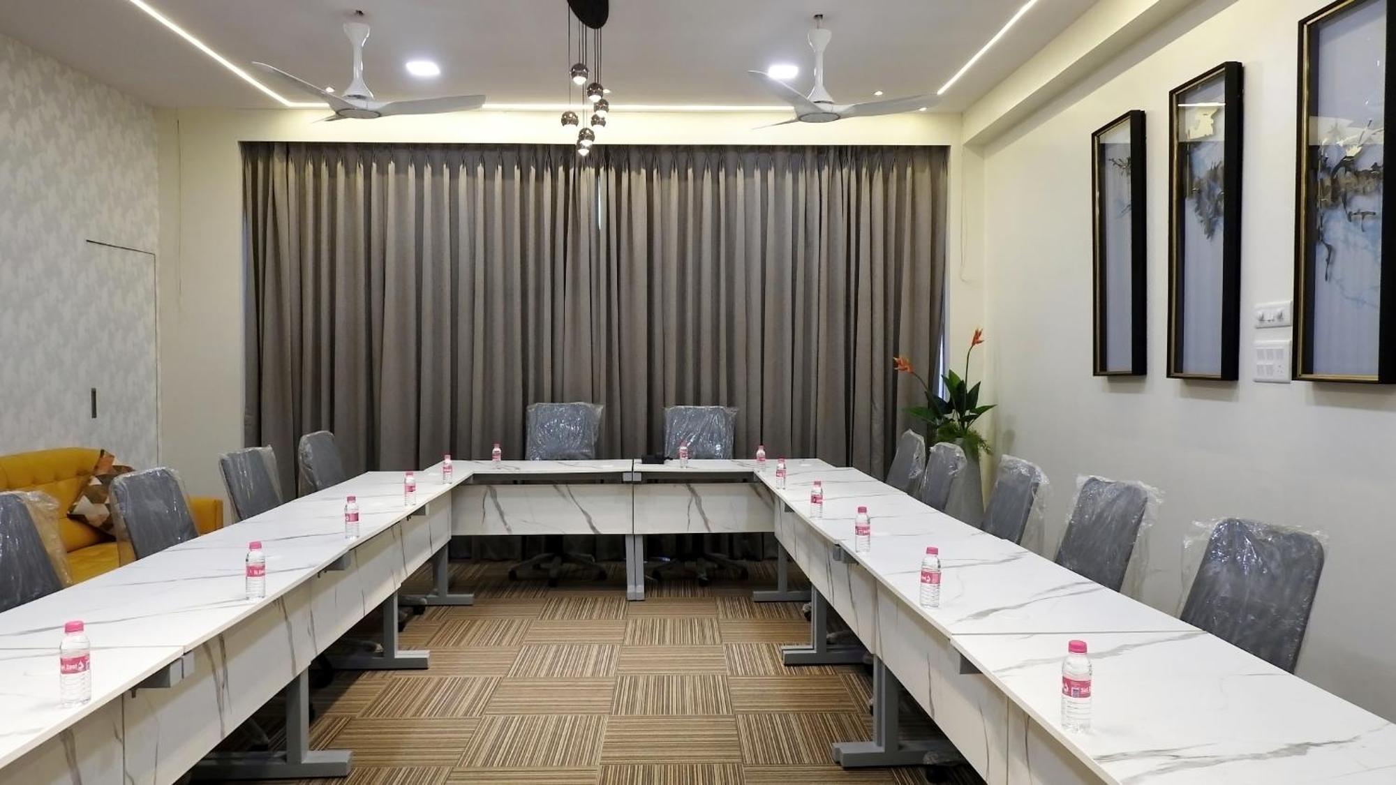 Hotel Sai Miracle Shirdi Extérieur photo