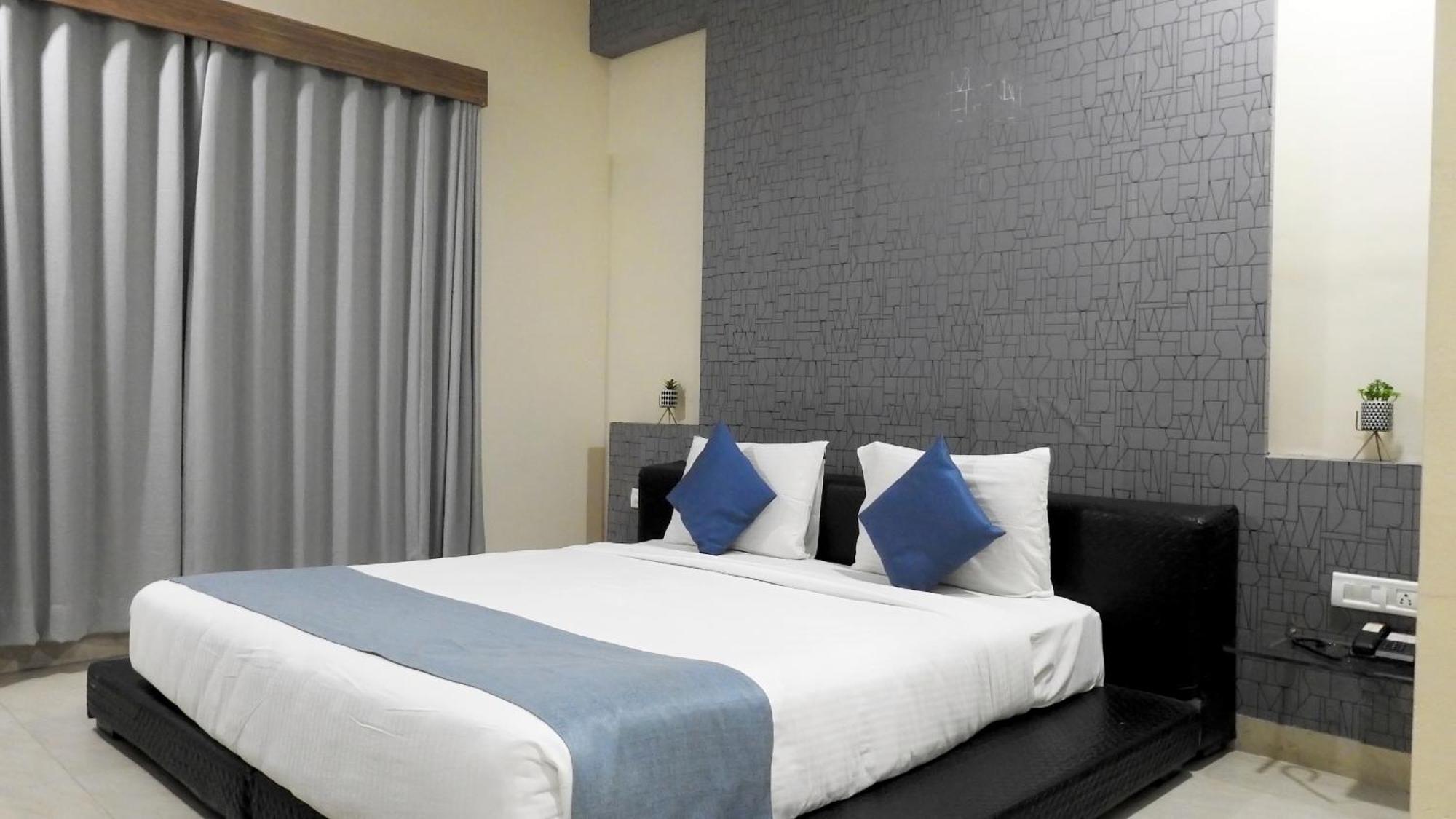 Hotel Sai Miracle Shirdi Extérieur photo