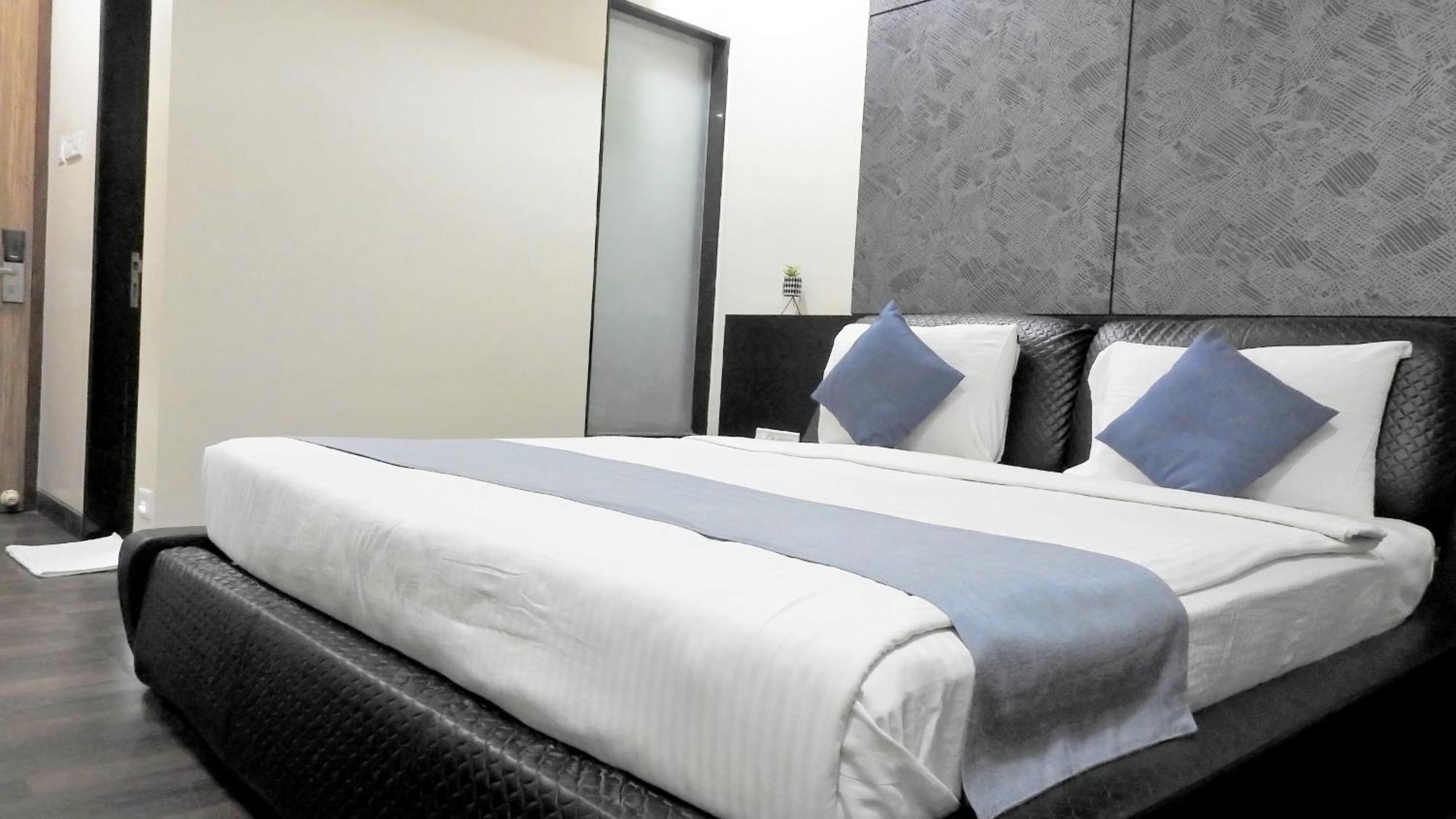 Hotel Sai Miracle Shirdi Extérieur photo